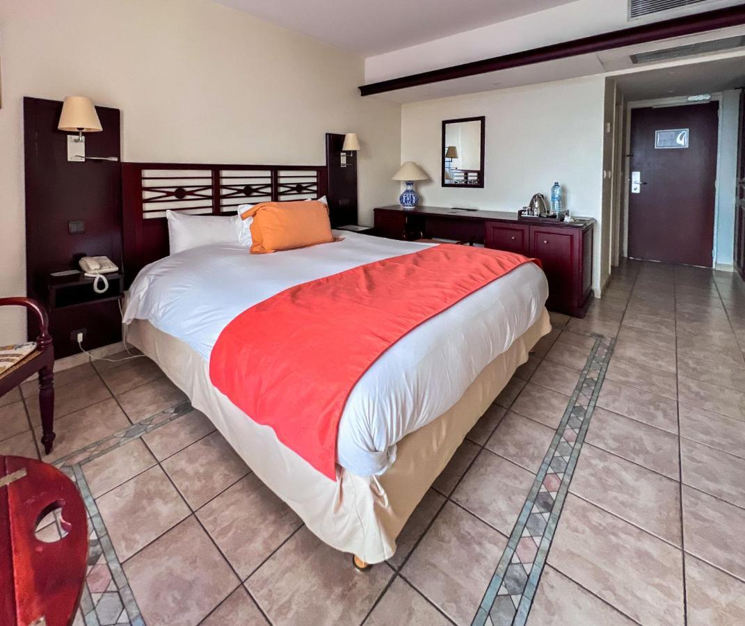Hotel Auberge De La Vieille Tour Le Gosier  Eksteriør billede